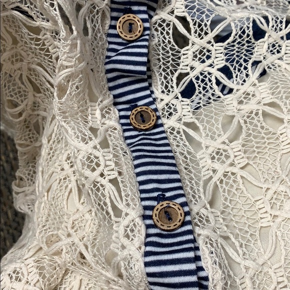 gimmicks by BKE Crochet Overlay Top - Picture 5 of 6